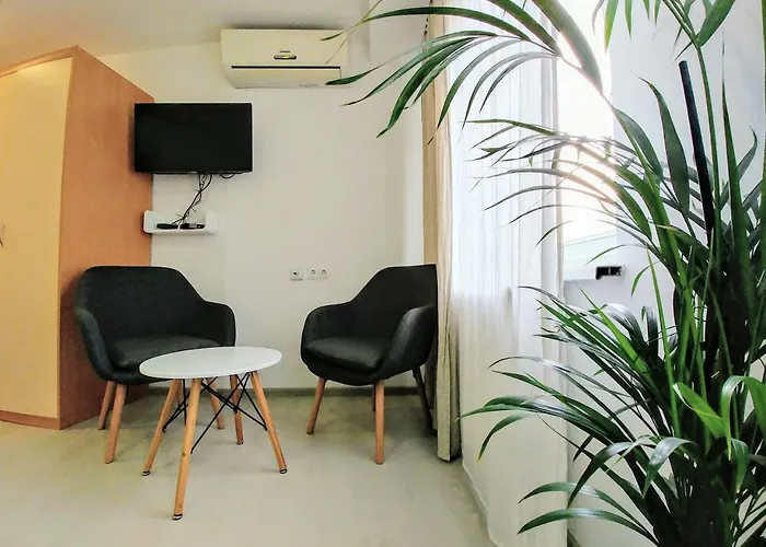 Garni Paleta فندق 3*